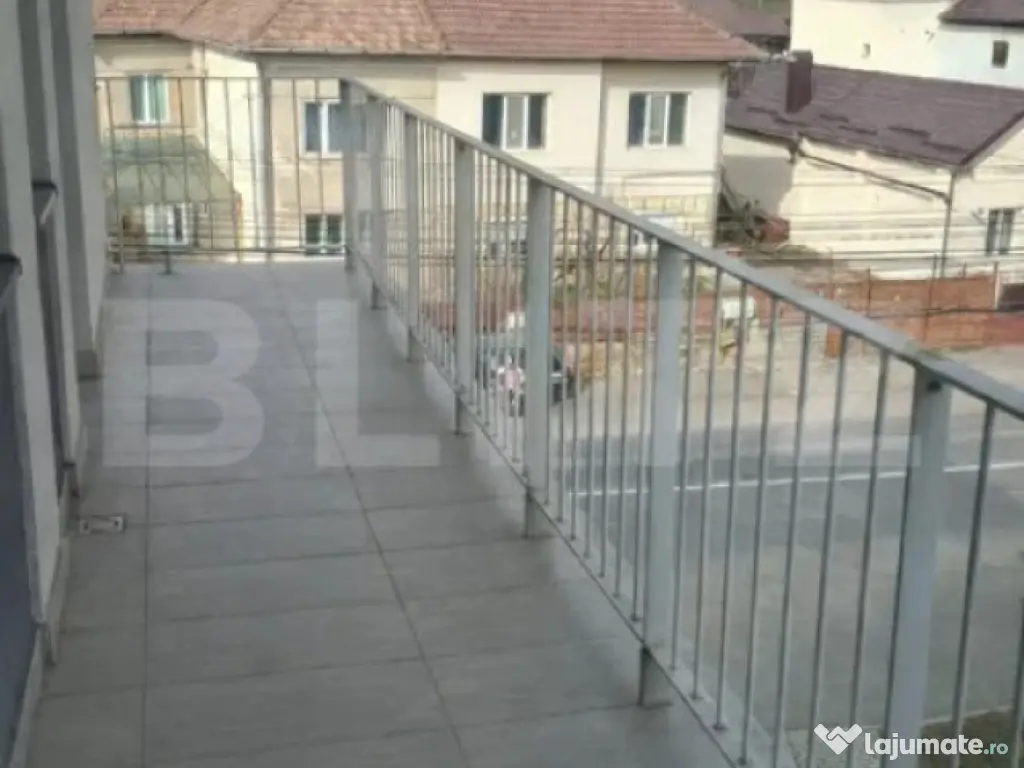 Apartament cu 2 camere, 60 mp, parcare subterana, zona Dambu 