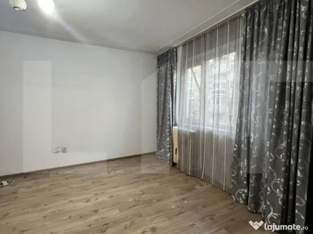 Apartament de vanzare, cu 2 camere, 40 mp, zona Blascovici 