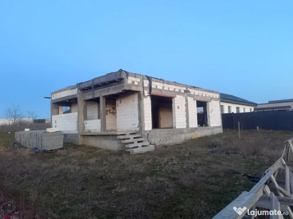 Casa parter, la rosu, 90 mp utili, 404 mp teren, Malu Mare 