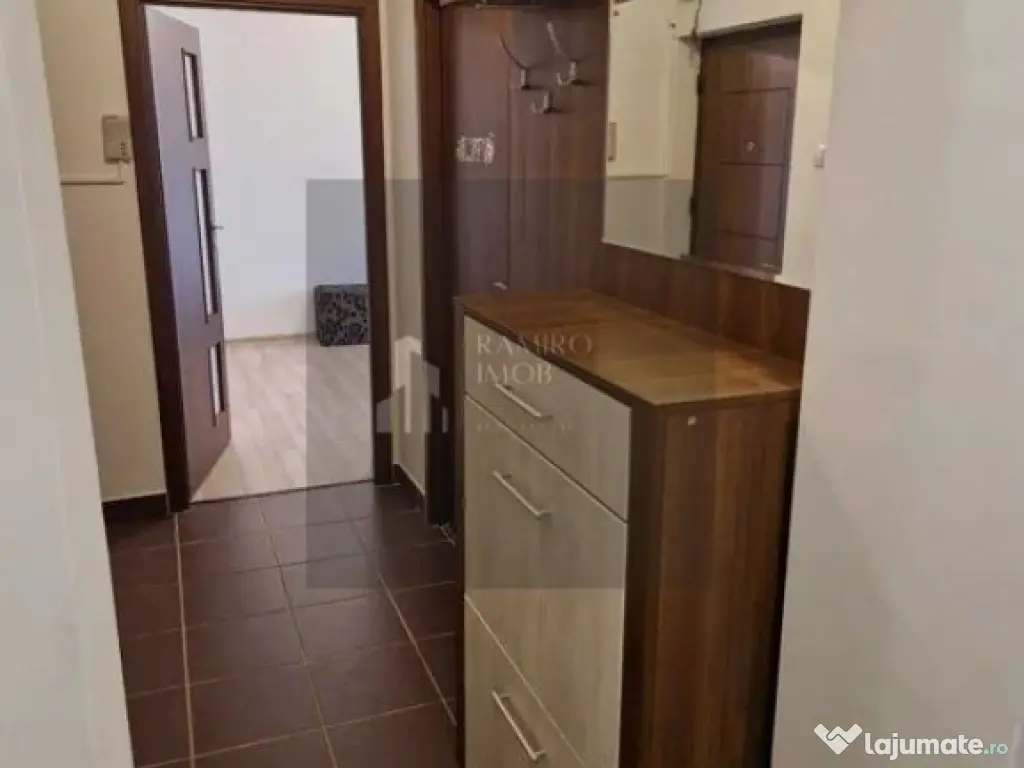 OCAZIE Apartament 3 camere decomandat aproape de metrou 