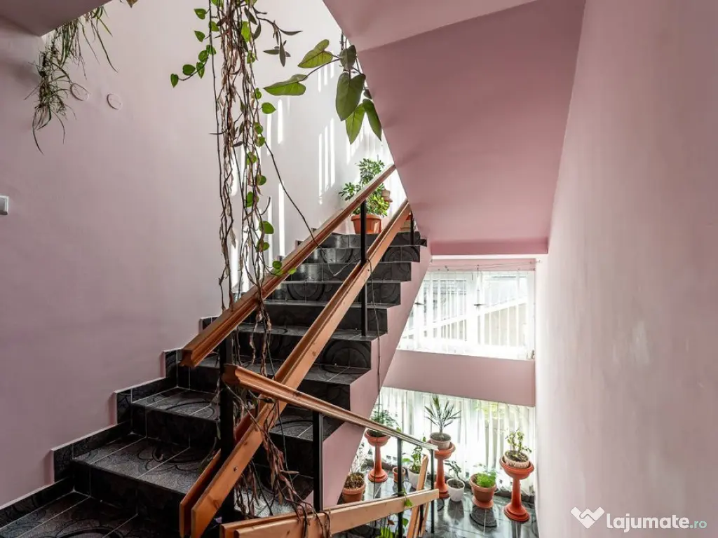 Casă spațioasă în mijlocul orasului, Str. Constantin ... 