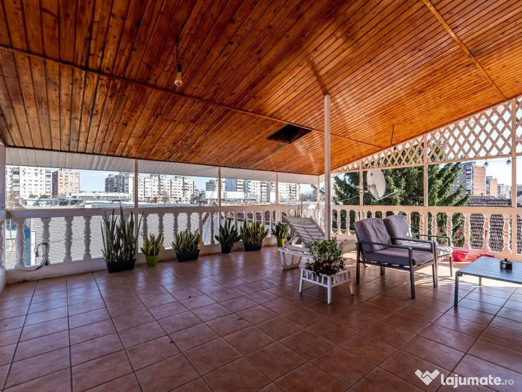 Casă spațioasă în mijlocul orasului, Str. Constantin ... 