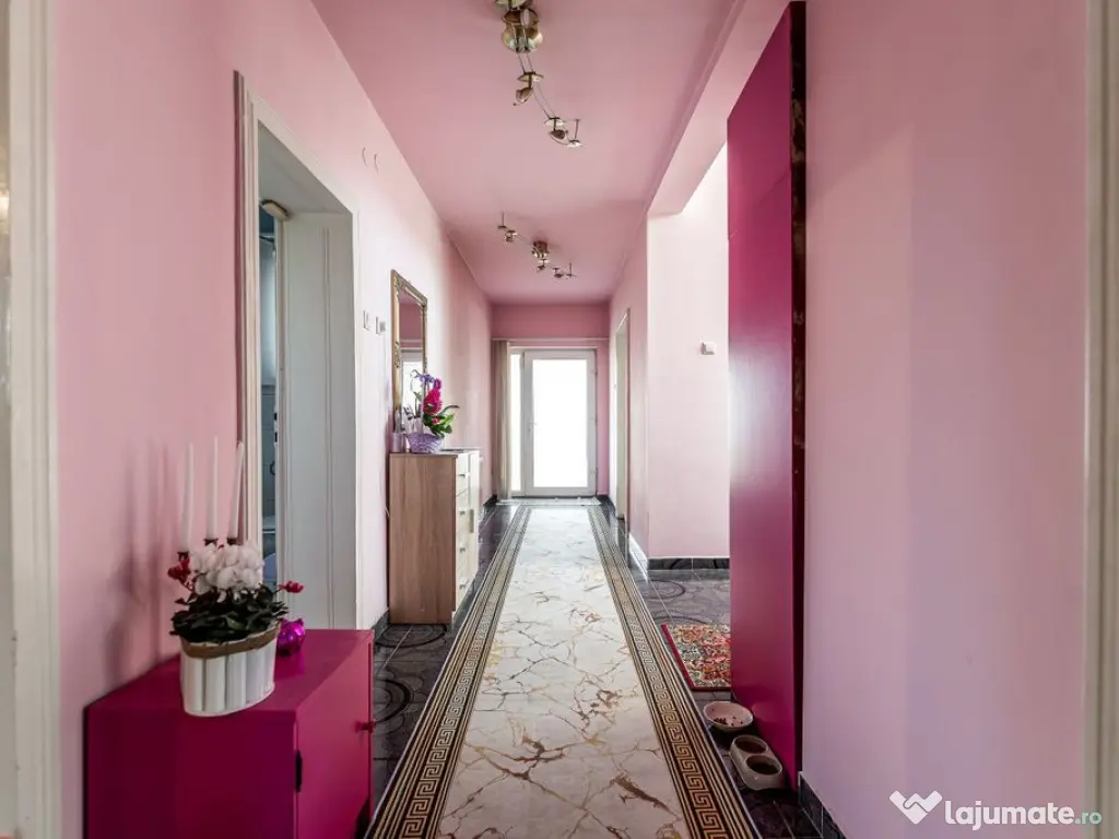 Casă spațioasă în mijlocul orasului, Str. Constantin ... 