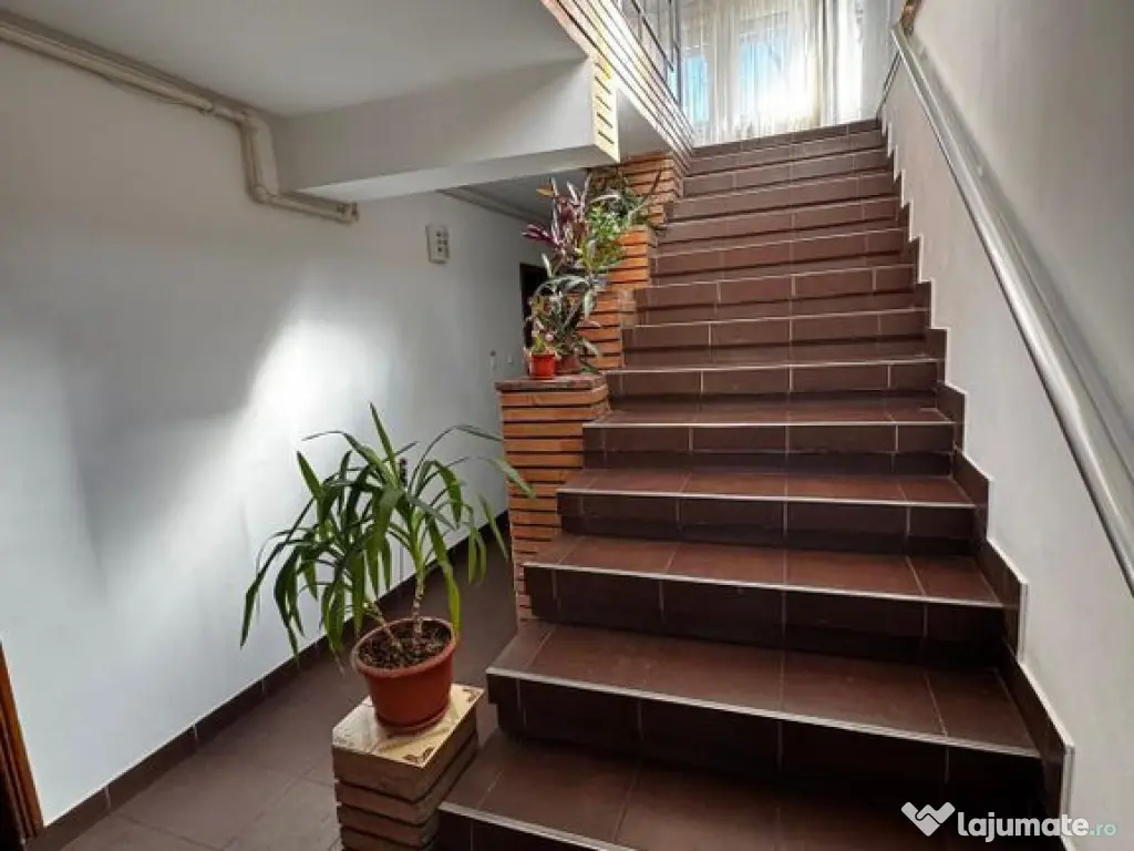 Casa/Vila 6camere-zona Delfinariu