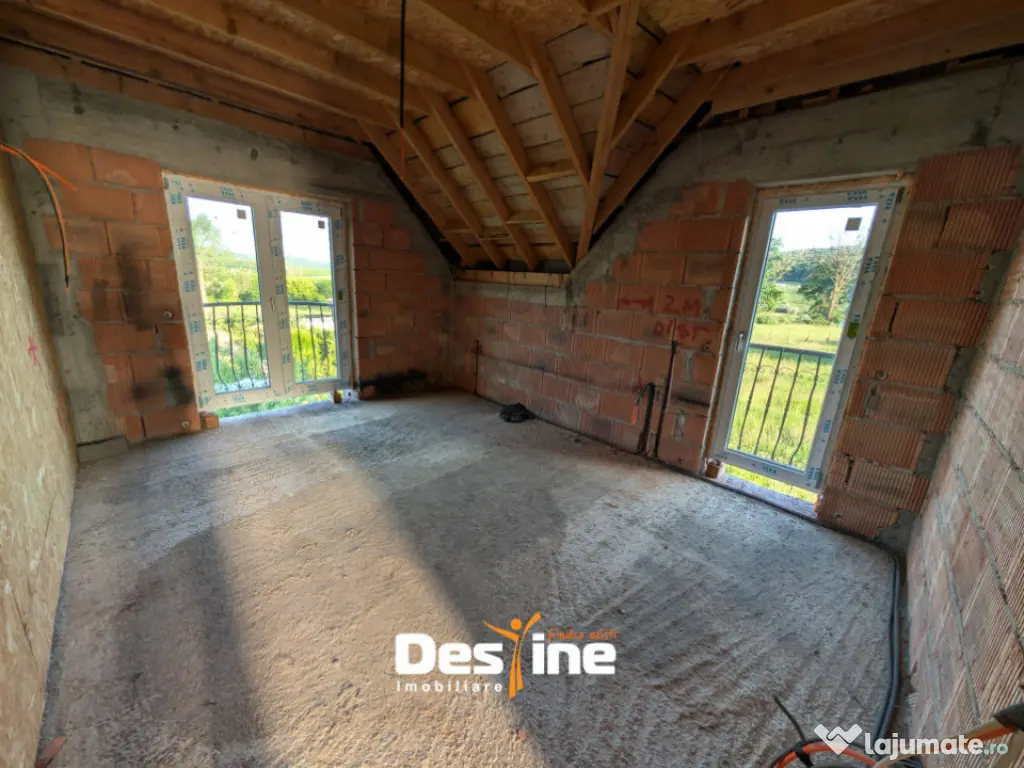 Dobrovăț - Casă la Roșu P+1+Pod 129 mp Utili 1000 mp Ter 