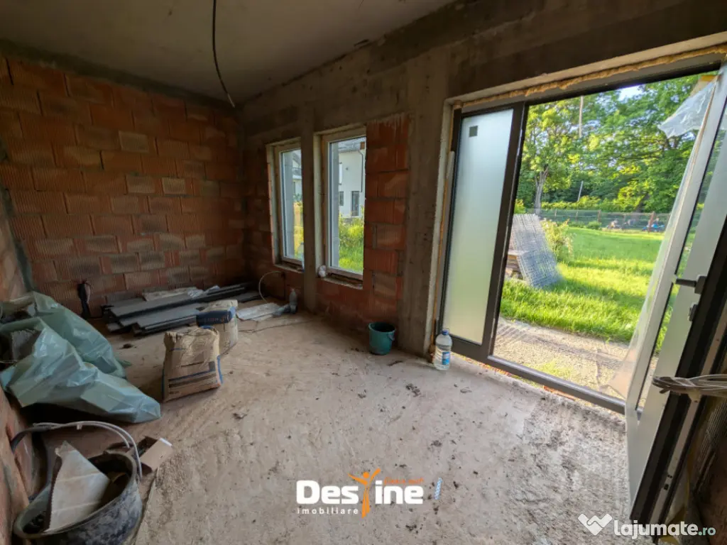 Dobrovăț - Casă la Roșu P+1+Pod 129 mp Utili 1000 mp Ter 