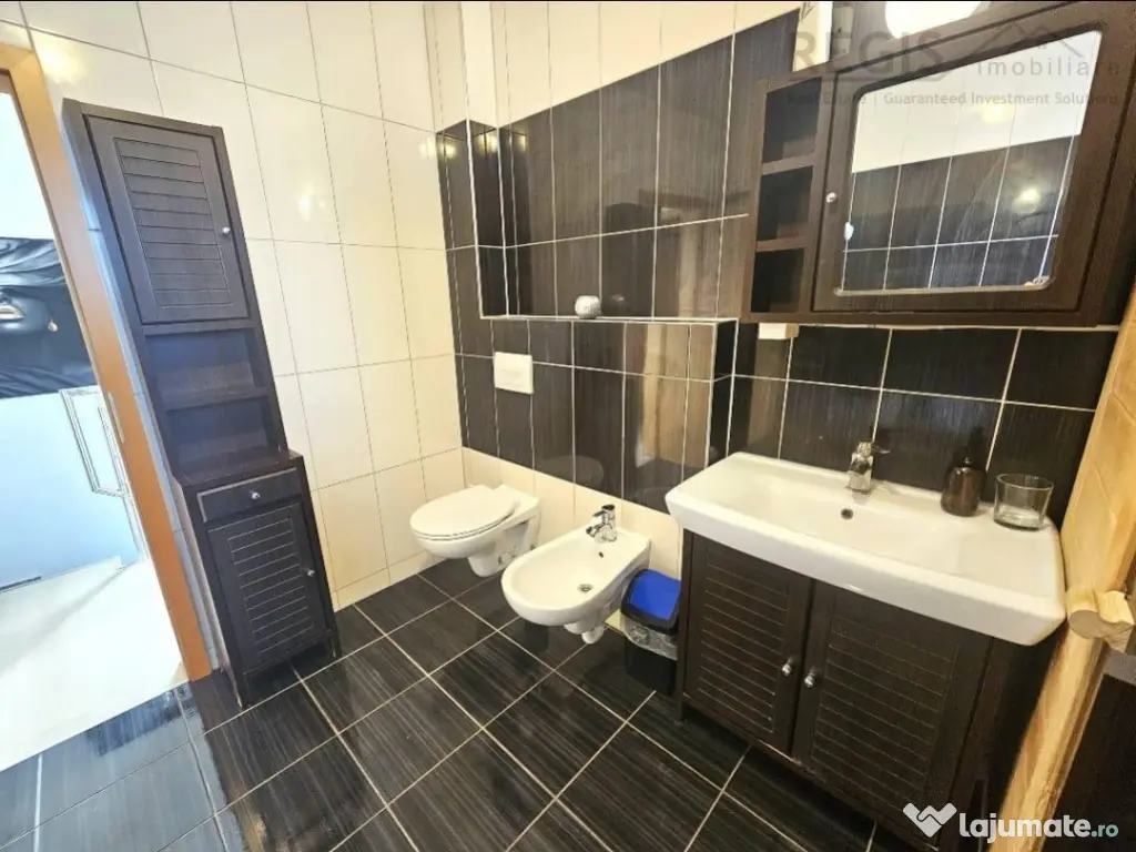 Casa 5 camere de inchiriat in Florilor 