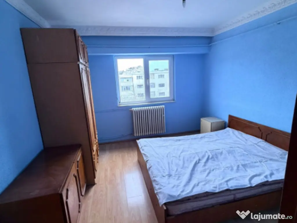 Apartament 3 camere, situat in zona Dacia 