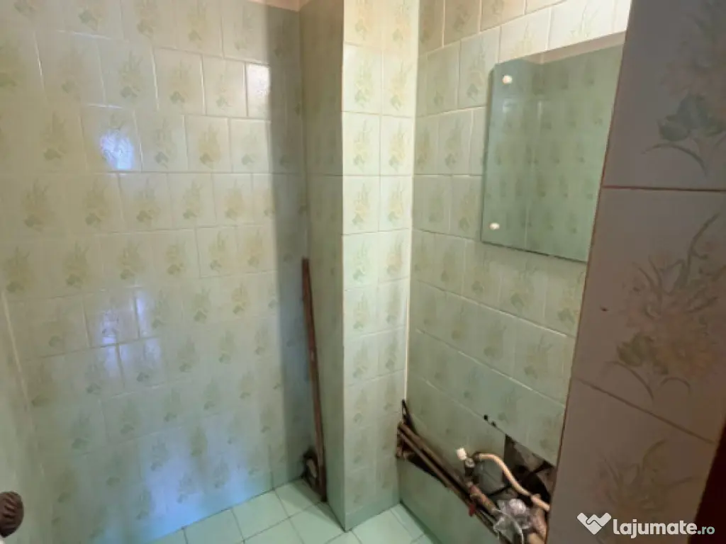 Apartament 3 camere, situat in zona Dacia 