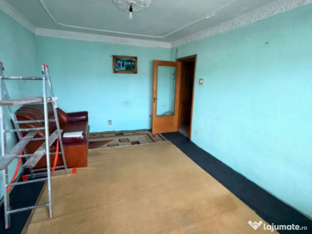 Apartament 3 camere, situat in zona Dacia 