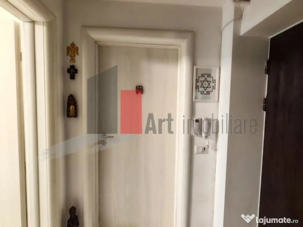 Apartament cu 2 camere de vanzare -Pacii-cu centrala-mobi... 