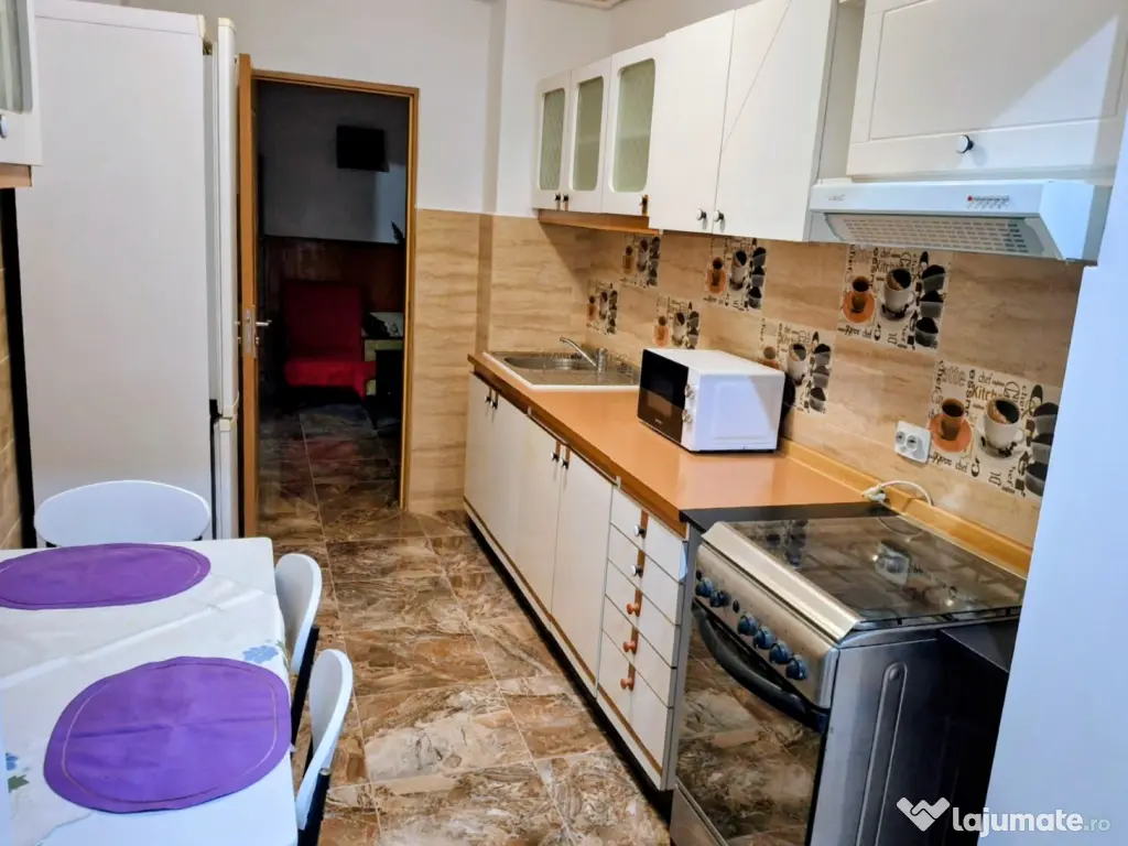 Închiriez apartament 3 camere 