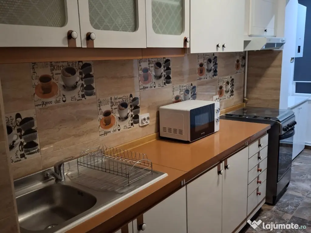 Închiriez apartament 3 camere 