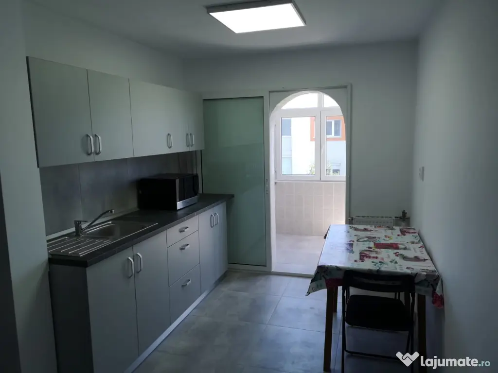 Inchiriez apartament 2 camere, cartier Baneasa, f aproape de parc Herastrau 