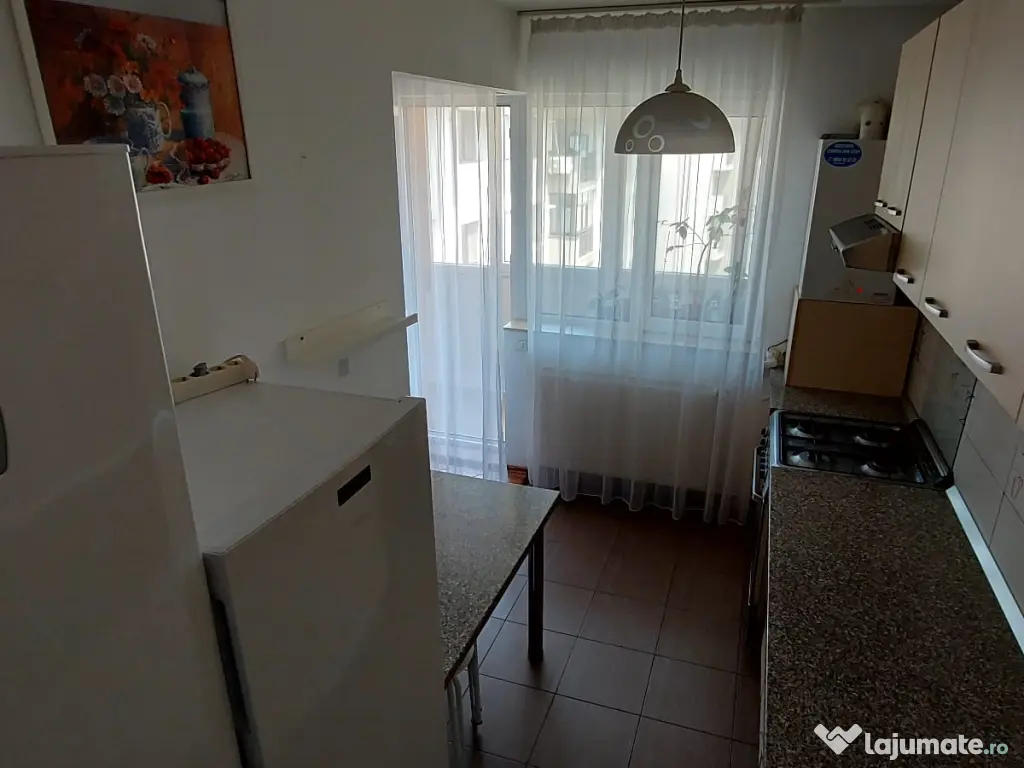 Inchiriez apartament 2 camere 