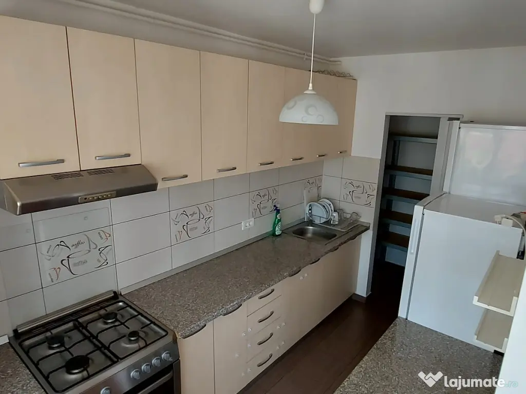 Inchiriez apartament 2 camere 