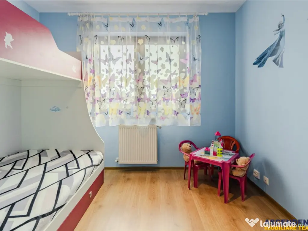 FILM!Apartament 3 camere,2 bai, decomandat,accesorizat,parca 