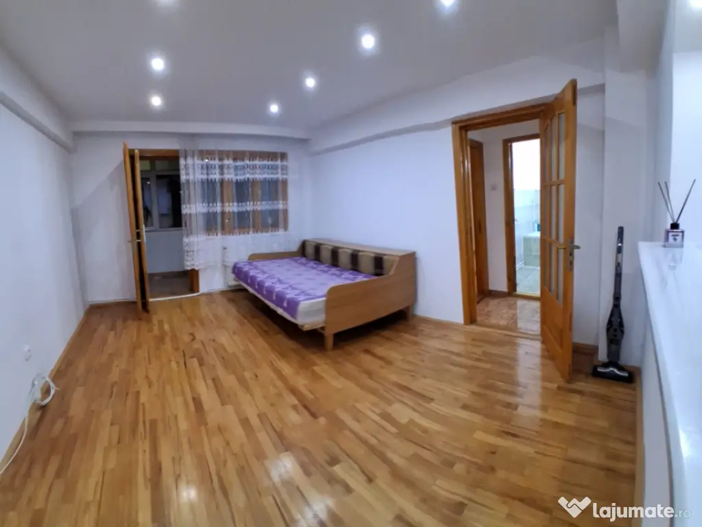 Apartament 3 camere etaj 1 , 2 bai proprietar, 2 Grăniceri