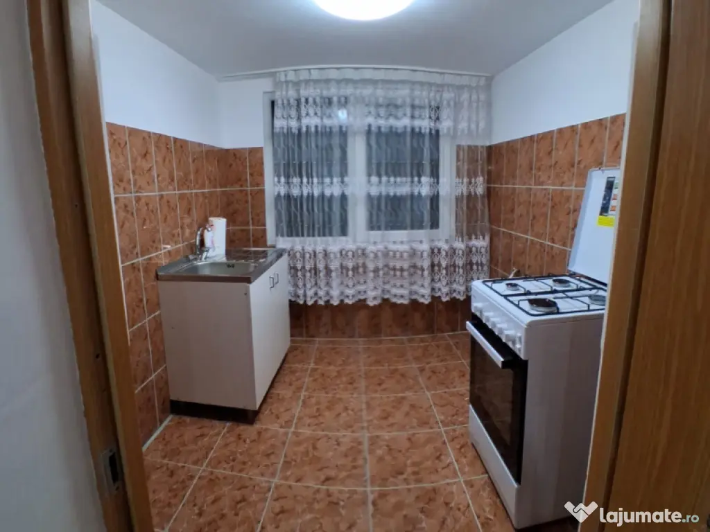 Apartament 3 camere etaj 1 , 2 bai proprietar, 2 Grăniceri