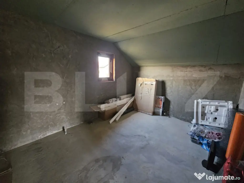 Casa la rosu, P+M, 120 mpu, teren 800 mp, zona Simnicu de su 