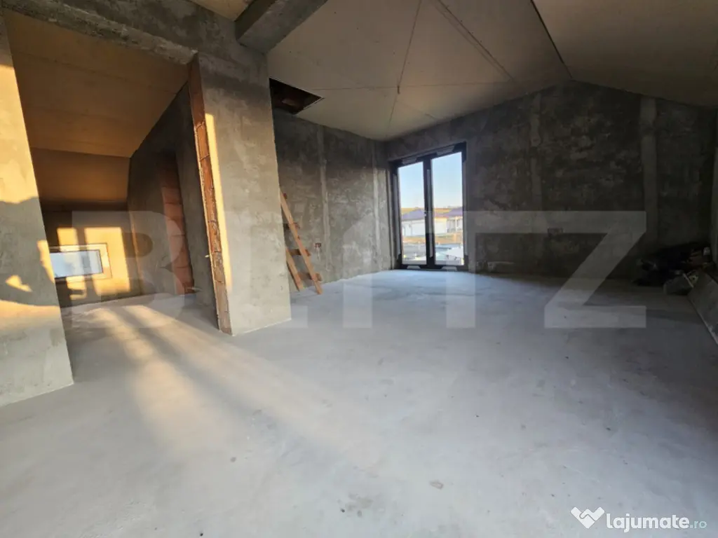 Casa la rosu, P+M, 120 mpu, teren 800 mp, zona Simnicu de su 