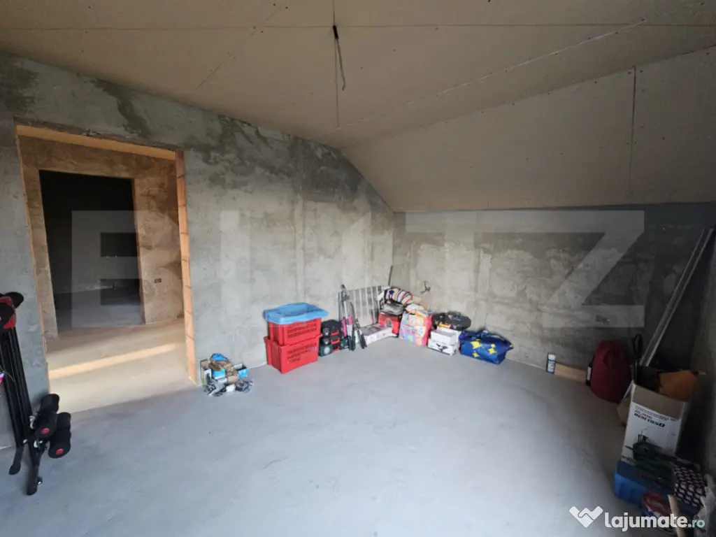 Casa la rosu, P+M, 120 mpu, teren 800 mp, zona Simnicu de su 