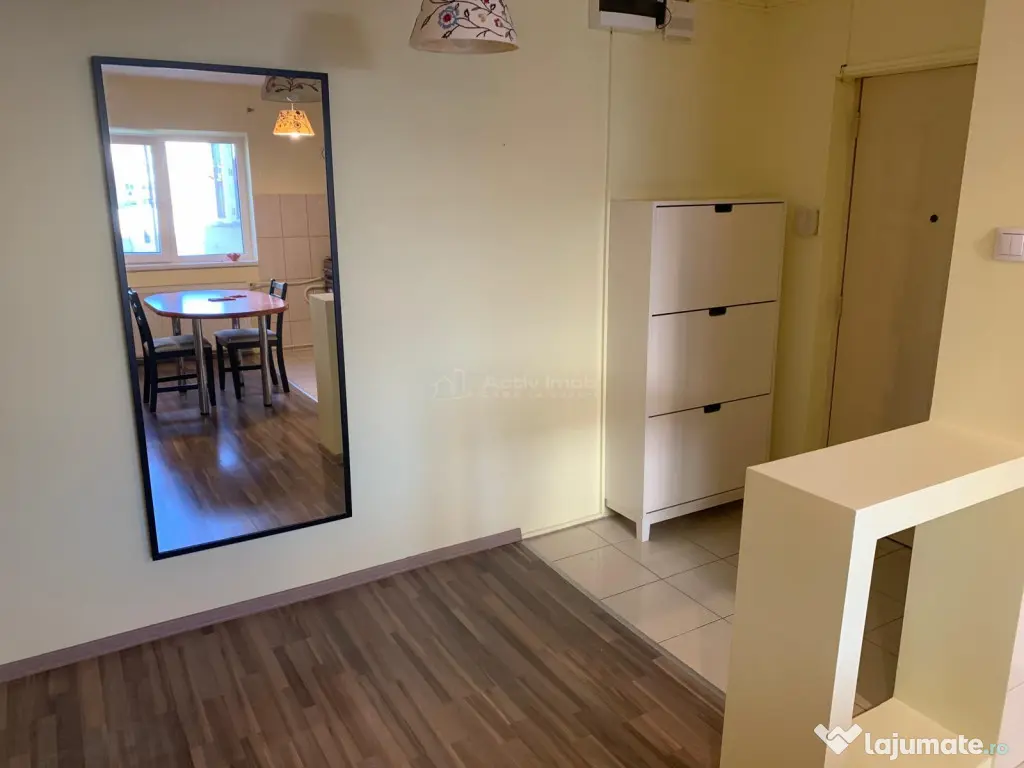 4 Camere, Mall Vitan 