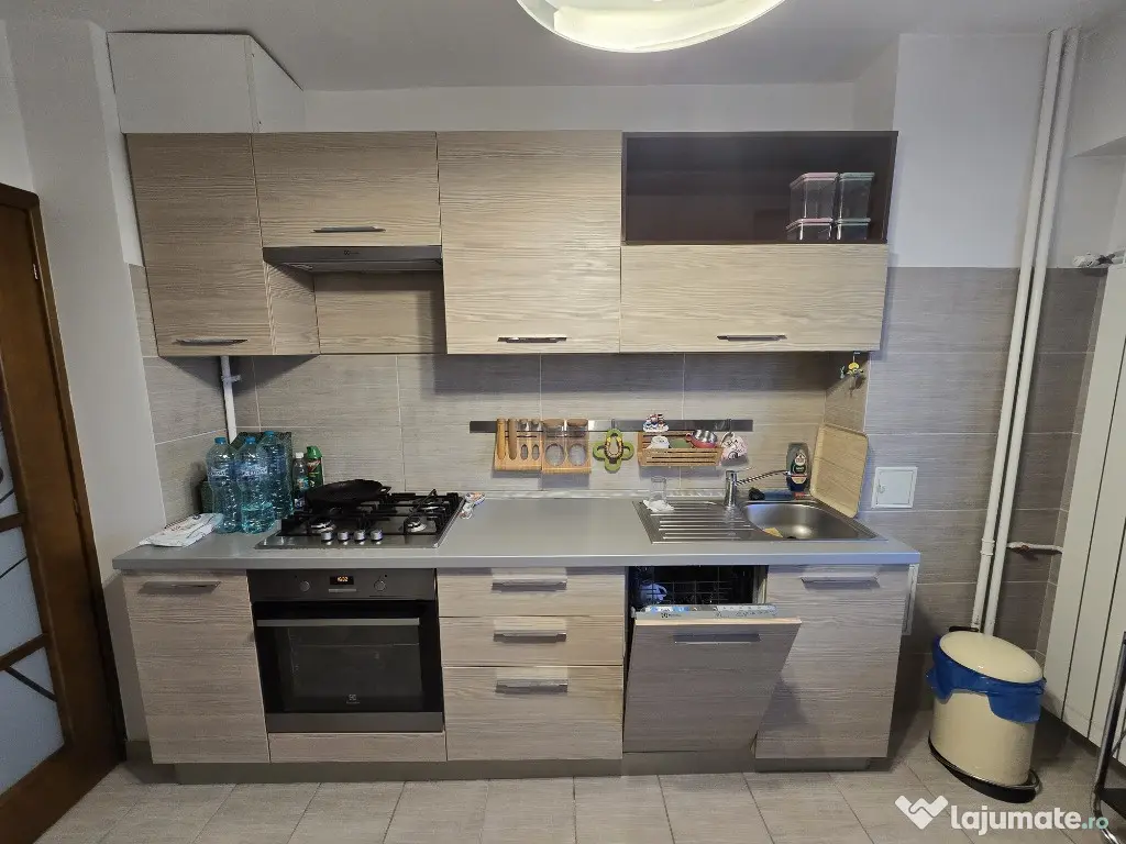 Metrou P-ta Muncii,2 cam,dec,supraf.60mp,mob/utilat,prima inchiriere. 