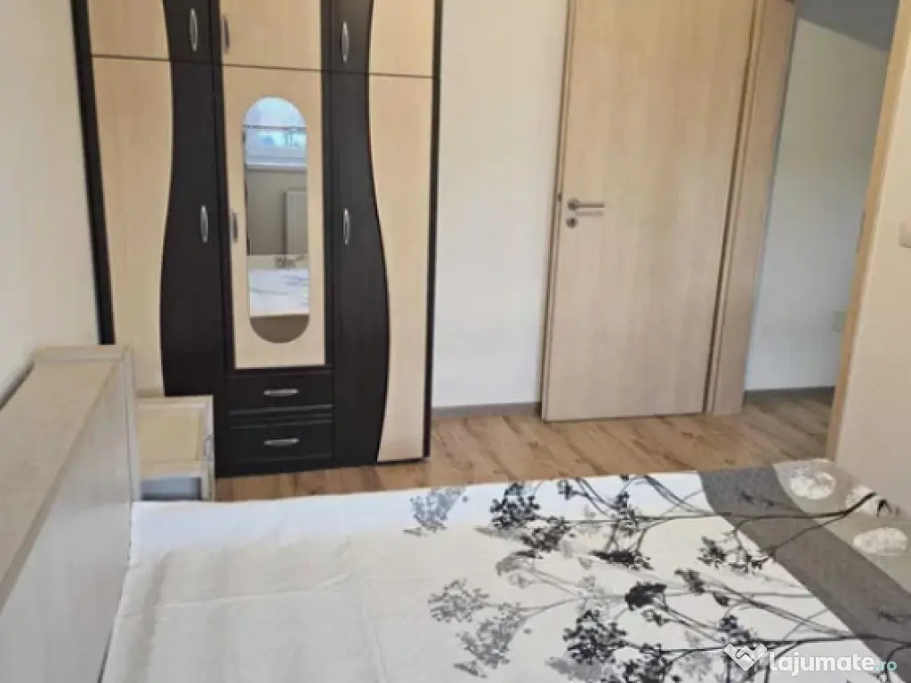 Apartament 2 camere, decomandat - zona Tractorul 