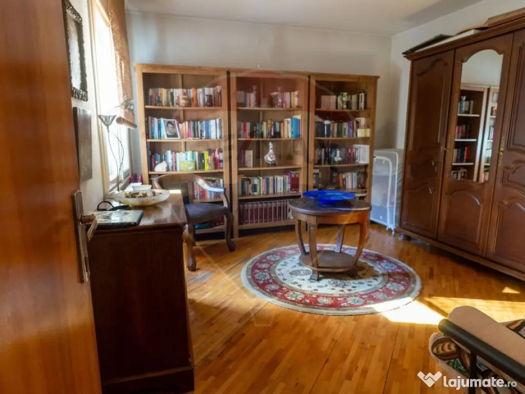 Vila multifunctionala de vanzare, Soseaua Slaj 