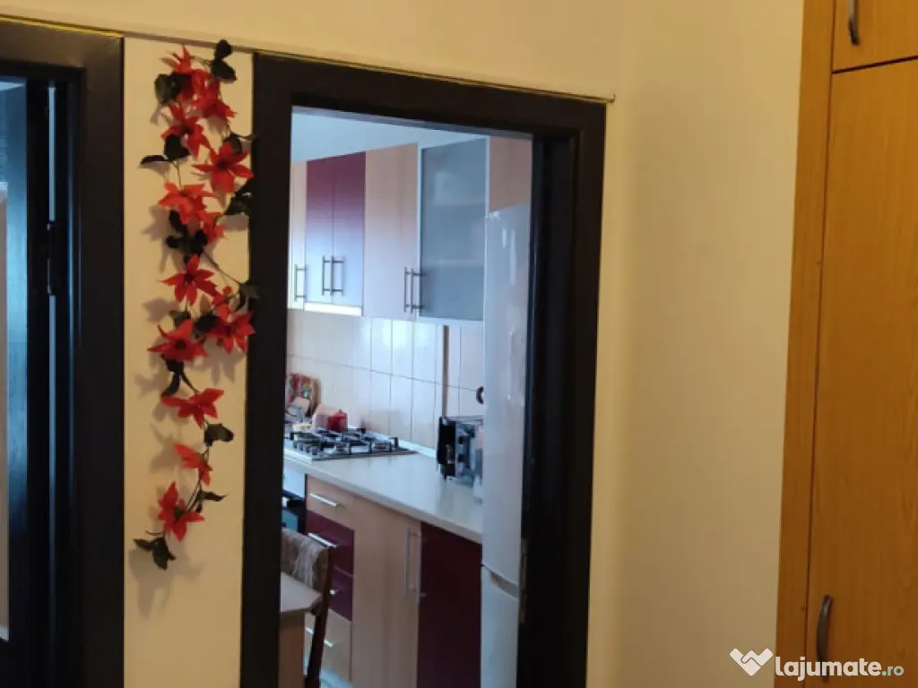 Apartament cu 1 camera ,decomandat , mobilat si renovat rece