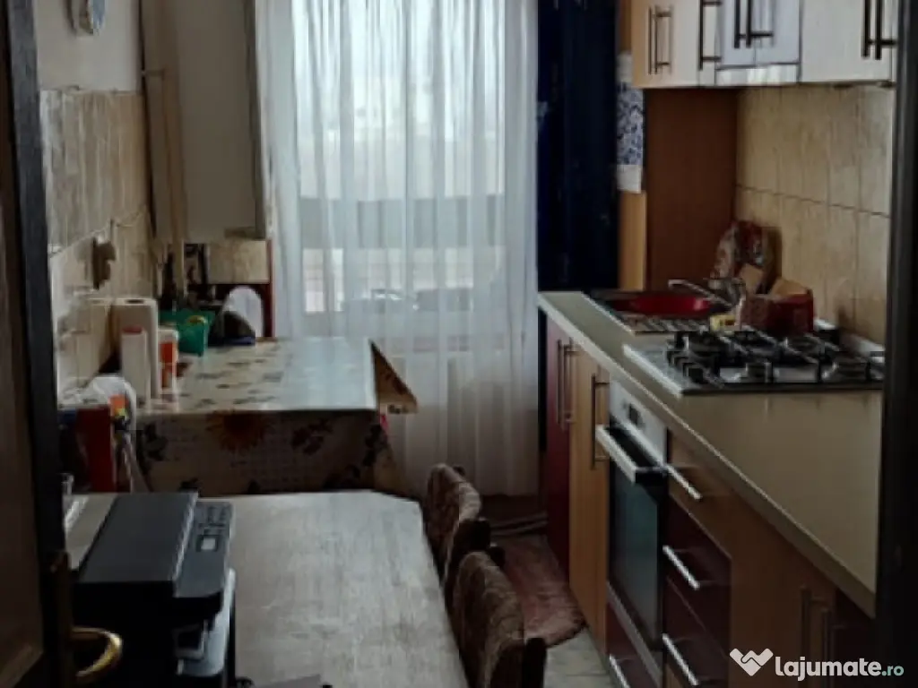 Apartament cu 1 camera ,decomandat , mobilat si renovat rece