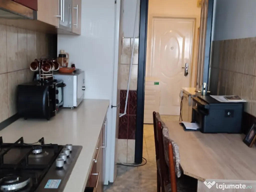 Apartament cu 1 camera ,decomandat , mobilat si renovat rece