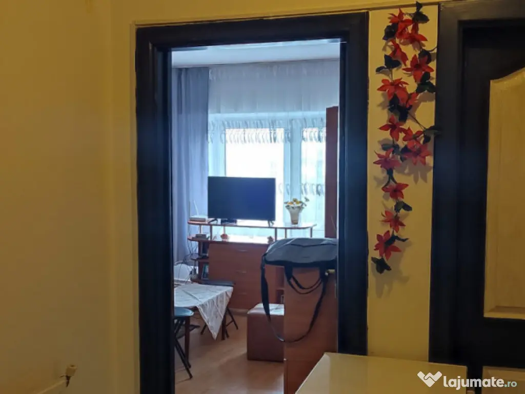 Apartament cu 1 camera ,decomandat , mobilat si renovat rece