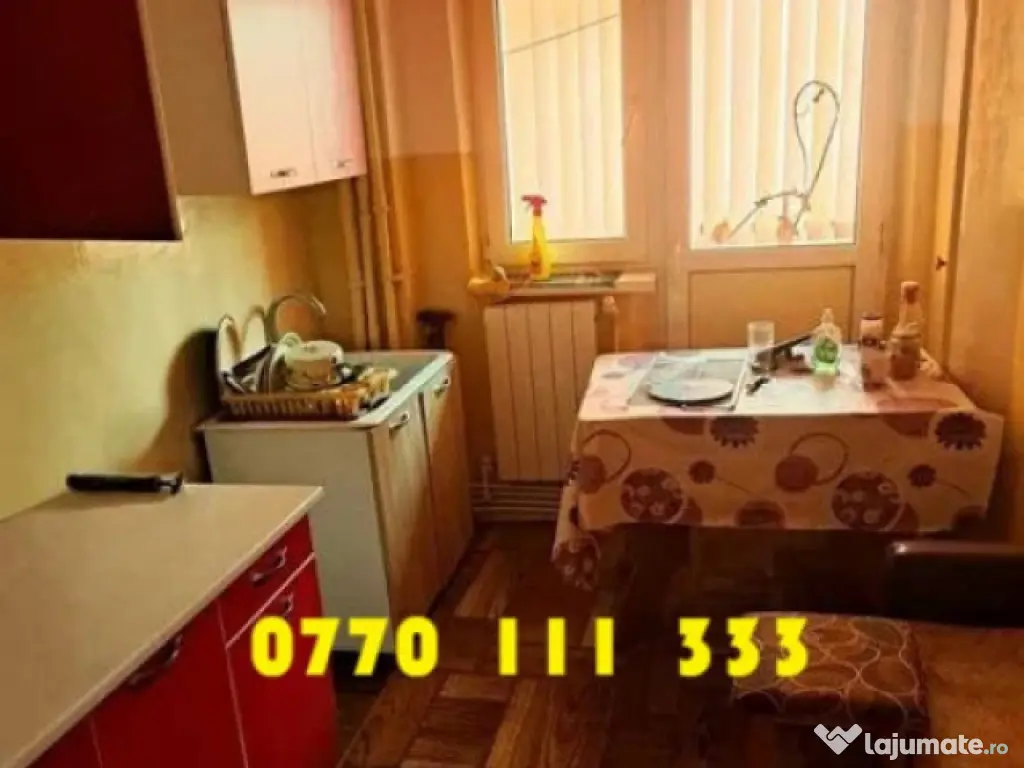 Etaj 1 - Apartament 2 camere Radu Negru, necesita renovare.