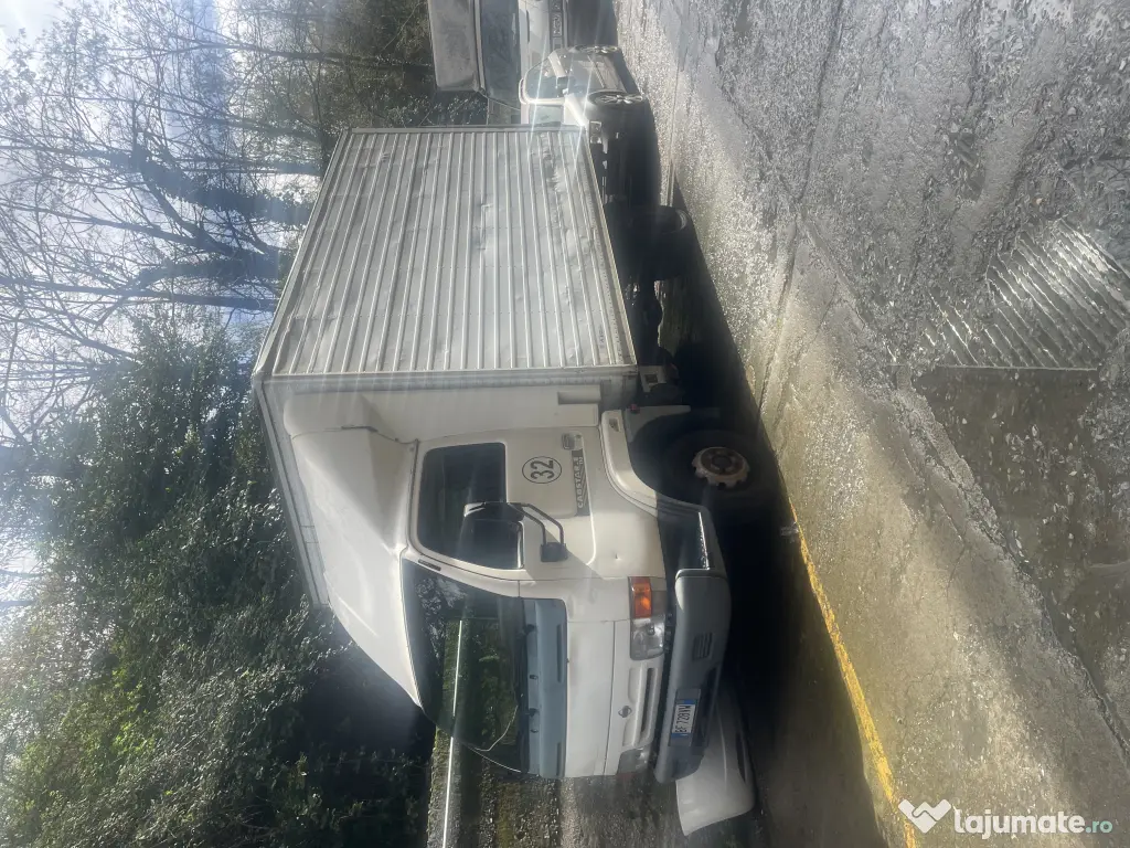 Nissan Cabstar cu lift 