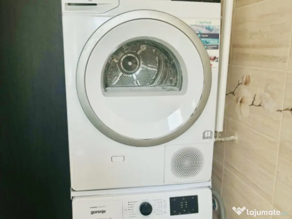 Super apartament 3 camere utilat și mobilat complet zona li 