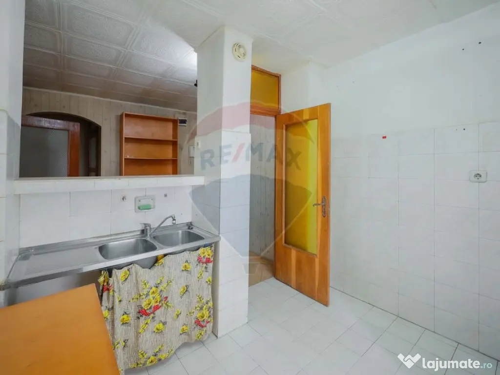 De vânzare – Apartament 2 camere, parter înalt, tripl... 