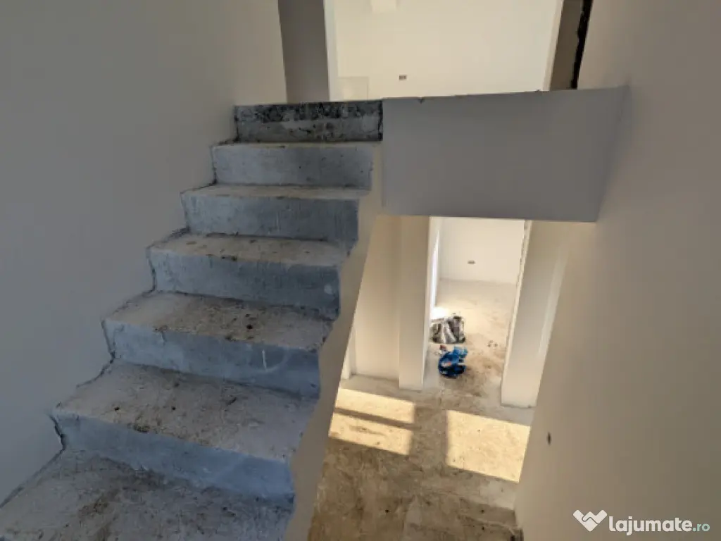 Vila la CHEIE! 3 dormitoare/ 3 bai. Locație exclusivista - 