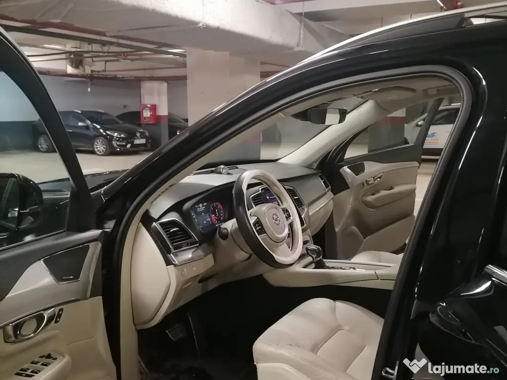 Vând Volvo XC 90 D5 AWD Geartronic.