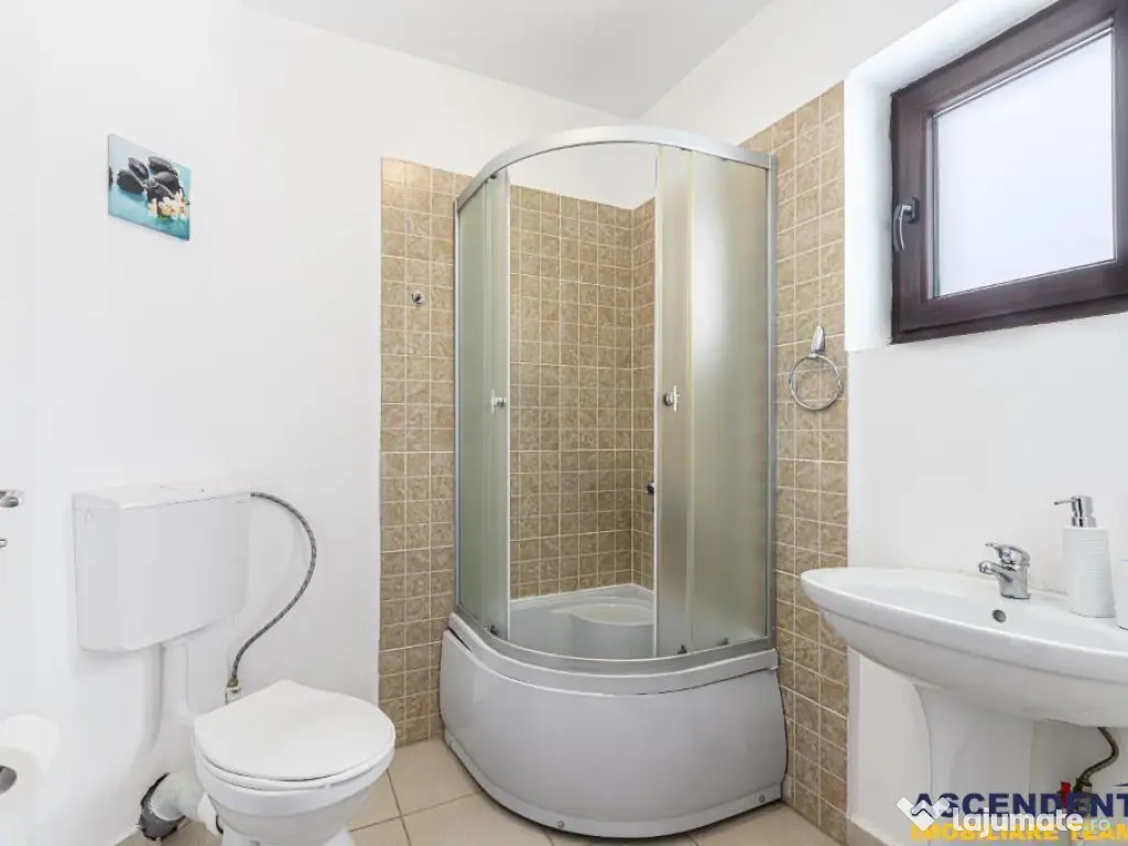 Aleasa Pensiune, pe 1.400 mp teren, in curcubeu montan, Bran 