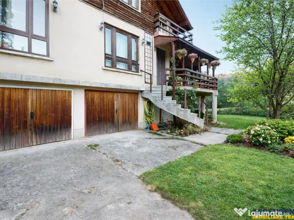 Proprietate rustica la 1 km de Castelul Bran:Doua unitati du 