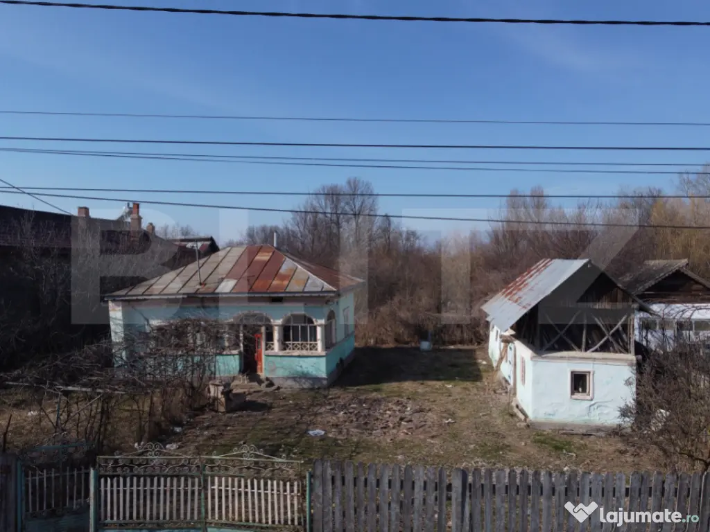 DOMENIU PRIVAT 3.800 MP – CENTRU- CONECTIVITATE EXCELENTĂ