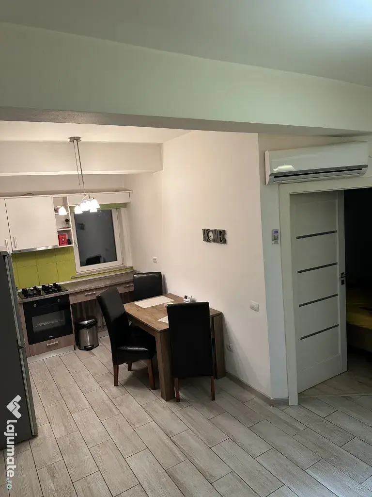 1 Mai, 2 decomandate, Medicina, centrala termica, parcare privata