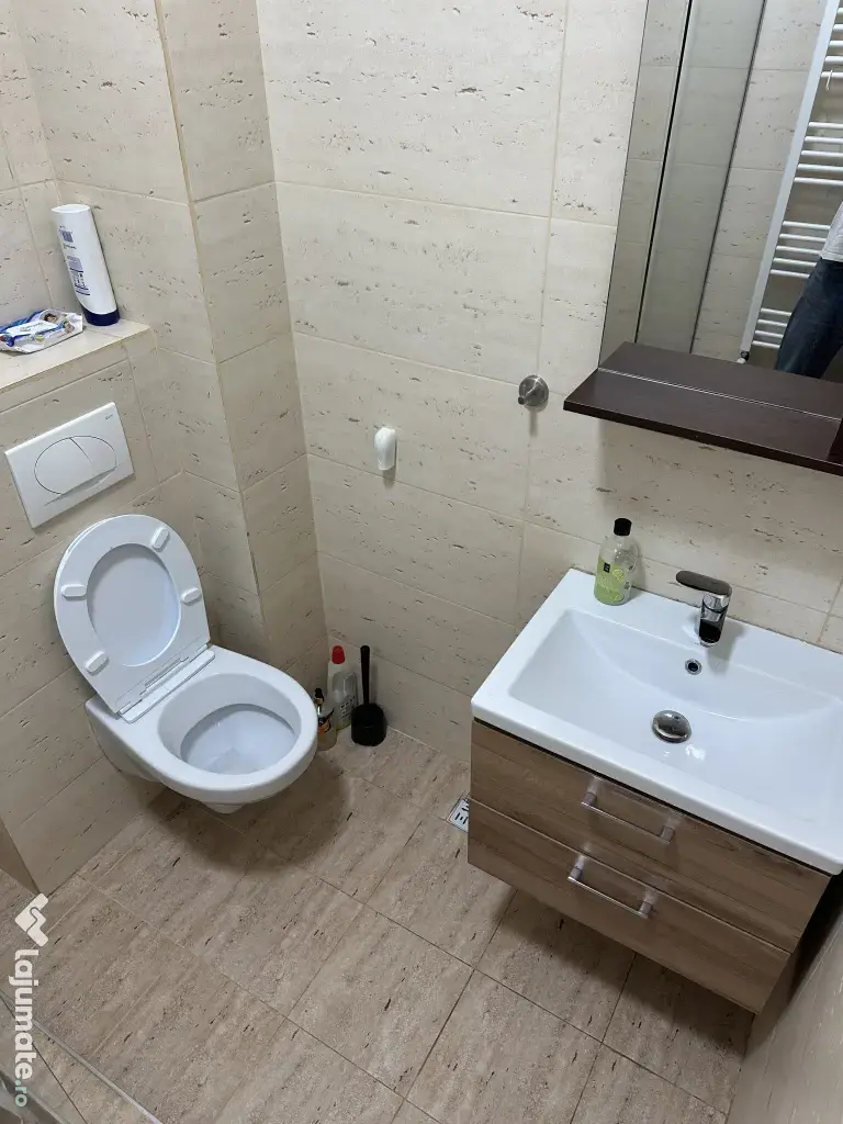 1 Mai, 2 decomandate, Medicina, centrala termica, parcare privata