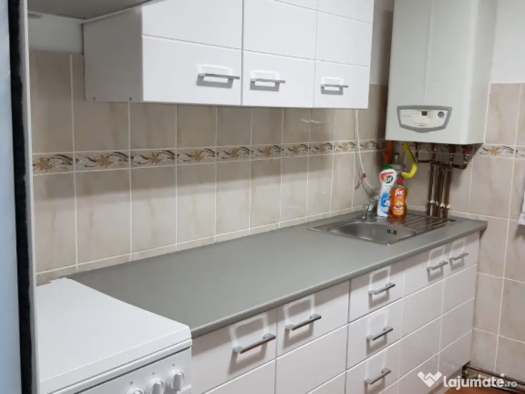 Inchiriez apartament 2 camere in Deva, etaj 3, mobilat, Al. Pacii 