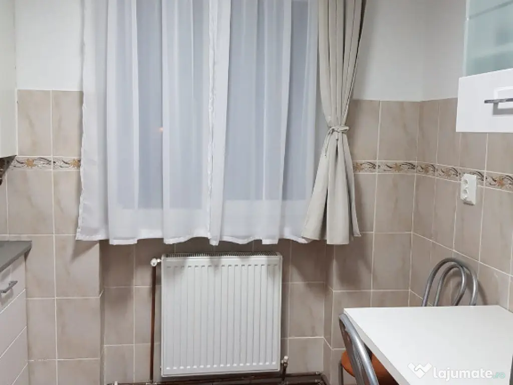 Inchiriez apartament 2 camere in Deva, etaj 3, mobilat, Al. Pacii 