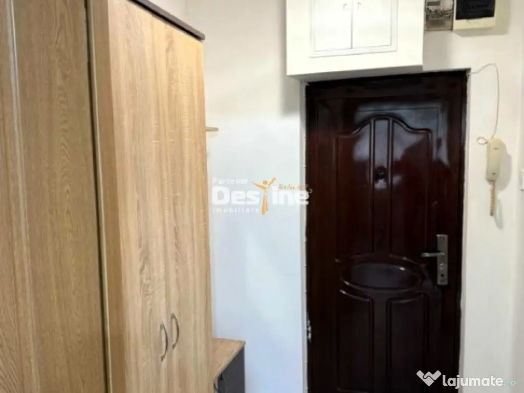Garsoniera 31 mp la bulevard renovata complet in Tatarași 