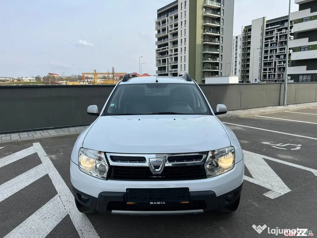 DACIA Duster 4x2 an 2011 mot 1.5 dci 110 cp euro 5. 