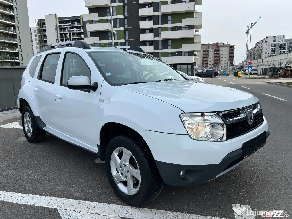 DACIA Duster 4x2 an 2011 mot 1.5 dci 110 cp euro 5. 